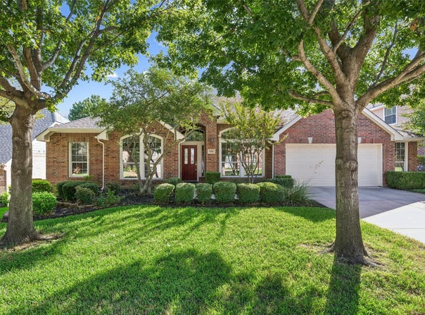 936 Water Oak Drive, Grapevine, TX 76051