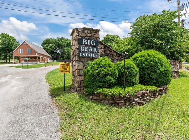 150 Big Bear Boulevard, Hollister, MO 65672