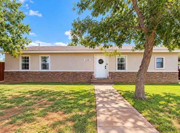 2208 W Fifth St, Monahans, TX 79756