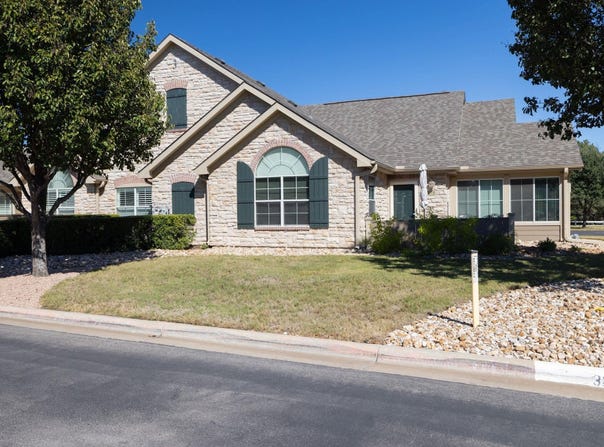 30 Wildwood Dr, Georgetown, TX 78633