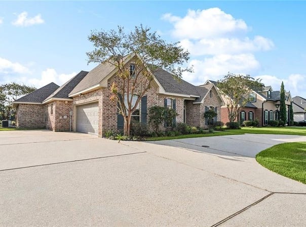 250 E AUGUSTA Lane, Slidell, LA 70458