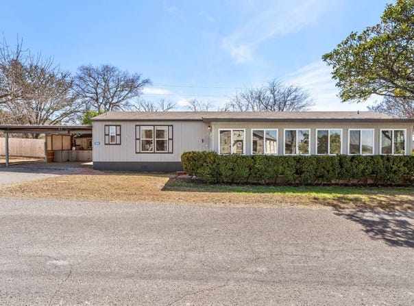 105 Hideaway Circle, Ingram, TX 78025