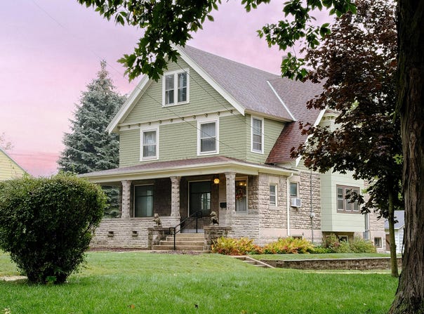 924 W Grand Ave, Port Washington, WI 53074