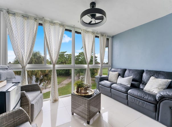 7807 Golf Cir Drive, Margate, FL 33063