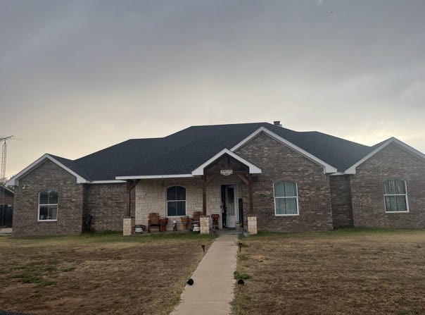 110 S W 6th St, Lockney, TX 79241