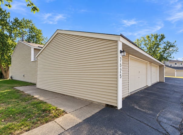 7525 Whitney Drive, Apple Valley, MN 55124