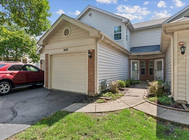 1459 Golfview Drive, Glendale Heights, IL 60139
