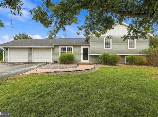 110 LEFT Street, FALLING WATERS, WV 25419
