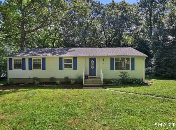 6 E Hayes Road, East Hampton, CT 06424