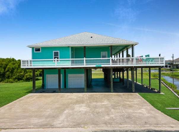 922 Palmridge Drive, Port Bolivar, TX 77650
