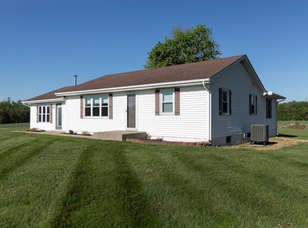 8757 S 450 W, Hanover, IN 47243