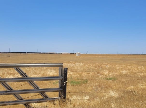 10 Ave 120, Pixley, CA 93256