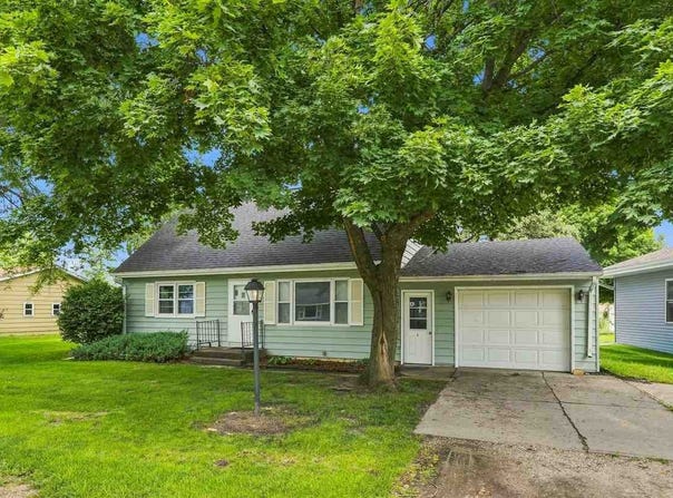107 Midway Dr, ColumbusJunction, IA 52738