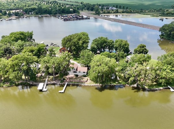6 Edgewater Road, Slayton, MN 56172