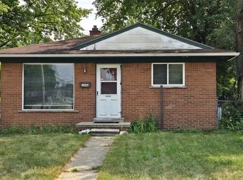 1040 E Bernhard Avenue, Hazel Park, MI 48030