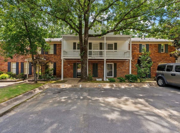 21 Kingsbridge Way, Little Rock, AR 72212