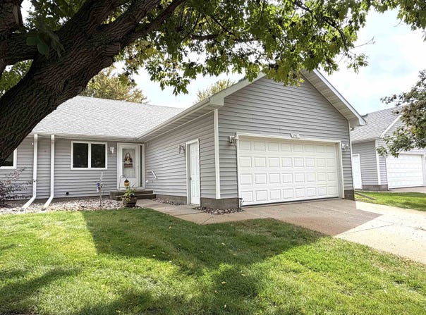 2907 Adkins Dr., Yankton, SD 57078