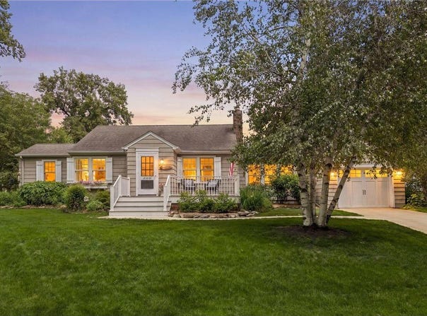 20600 Carson Road, Deephaven, MN 55331