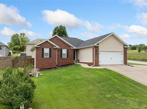 1924 Wellington, Harrison, AR 72601
