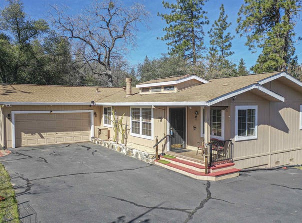 12690 Mueller Dr, Groveland, CA 95321
