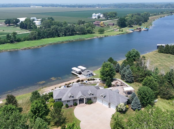 8726 E Goodfarm Road, Gardner, IL 60424