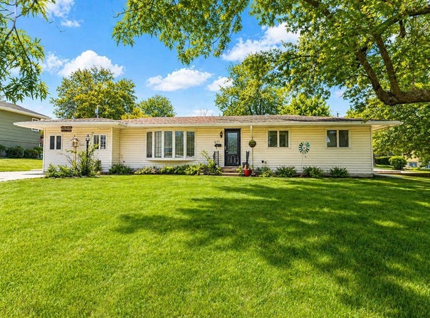 704 E Monroe Street, Mount Ayr, IA 50854