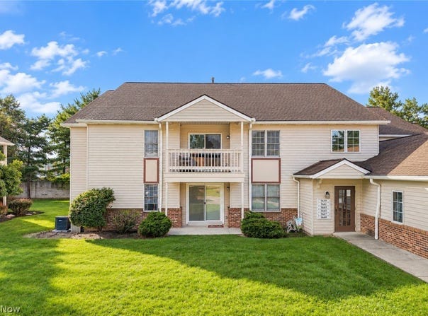 5663 Gateway Lane, Brook Park, OH 44142