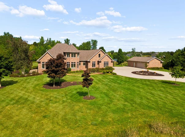 W5768 FIRELANE 12, MENASHA, WI 54952