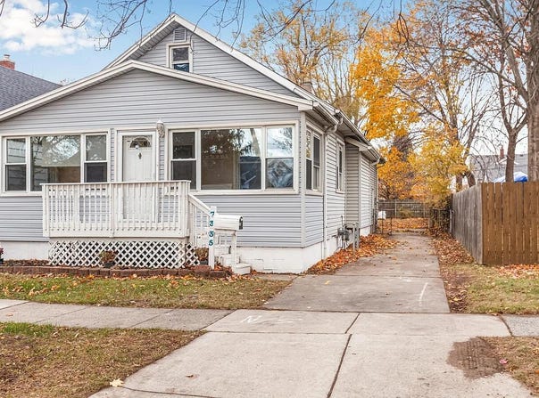 7335 Wiegand Boulevard, Center Line, MI 48015