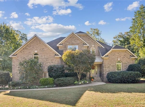 8748 Adams Drive, Suffolk, VA 23433