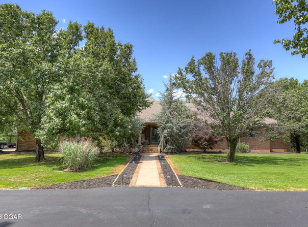 1426 E State Line Road, Baxter Springs, KS 66713