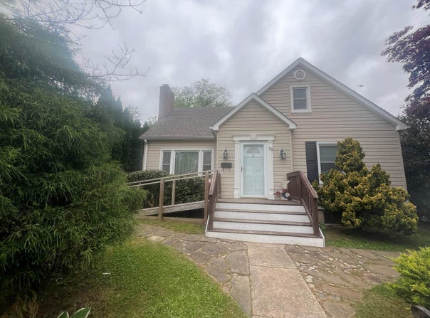25 Kemper Ave, Westminster, MD 21157