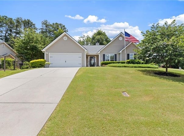 521 Embassy Walk, Winder, GA 30680