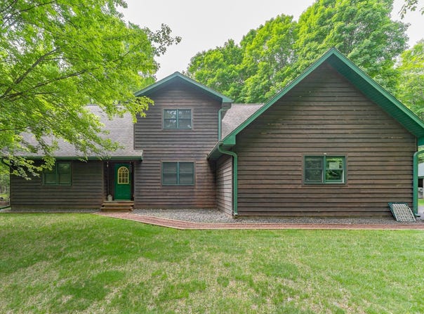 2145 PINEWOOD DR, Eagle River, WI 54521
