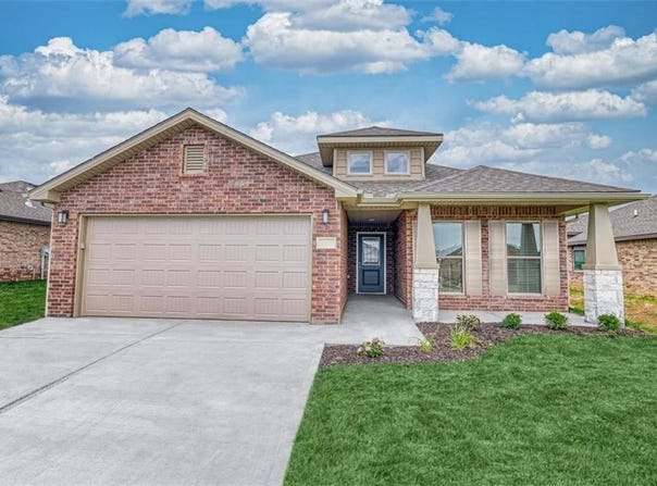 18565 W 195th Terrace, Spring Hill, KS 66083