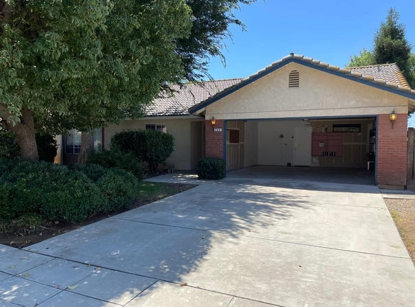 368 W Gibson Avenue, Clovis, CA 93612