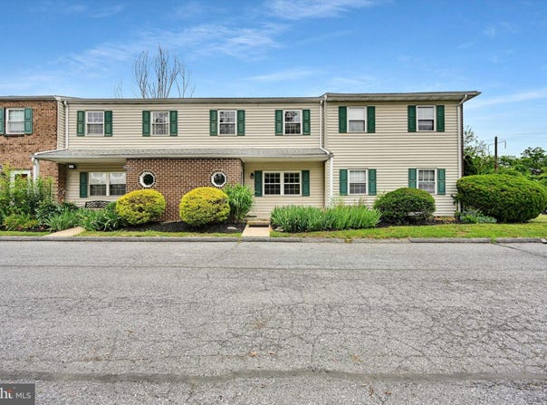 1360 BLUE JAY Drive, LANCASTER, PA 17601