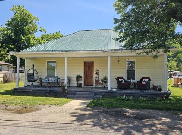 107 S Maple Lane, Cedar Bluff, VA 24609