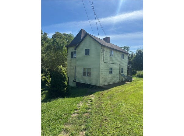 10 Step St, East Bethlehem, PA 15348