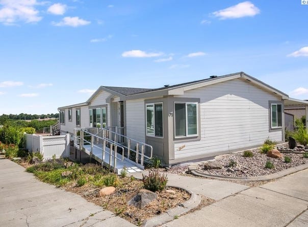 71 Ridgecliff Dr, Richland, WA 99352