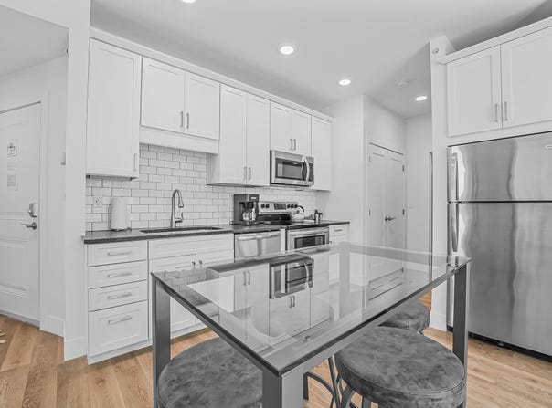 135 E EIGHTH STREET, TRAVERSE CITY, MI 49684