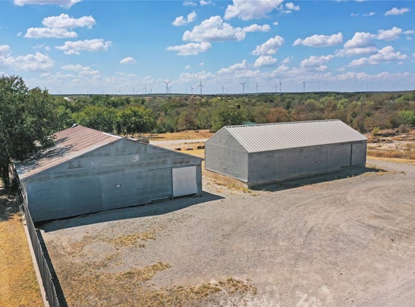 314 S Phillips Street, Jacksboro, TX 76458