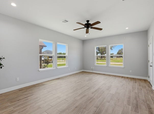 249 Mcdade Lane, Hempstead, TX 77445