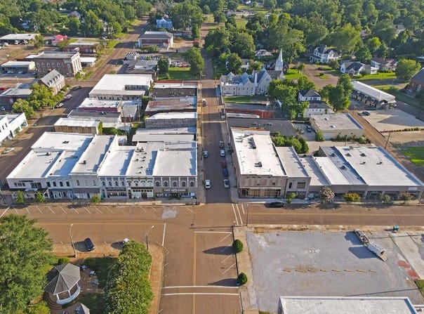 97 First Street, GRENADA, MS 38901