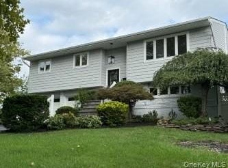 6 Oatley Place, Commack, NY 11725
