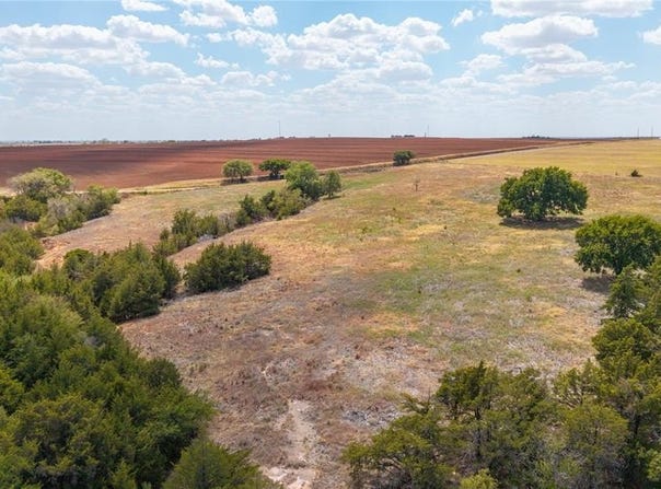 23165 E 1020 Road, Clinton, OK 73601