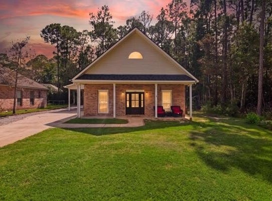 737 Ieke Circle, Diamondhead, MS 39525