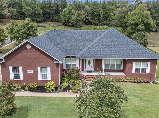 1707 Holloway Street, Morrilton, AR 72110