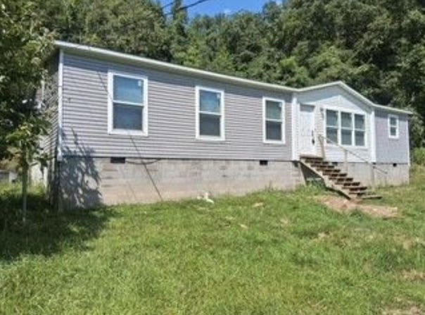 1640 Lee Road, Elkview, WV 25071
