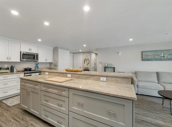 407 Ocean Boulevard, Hampton, NH 03842